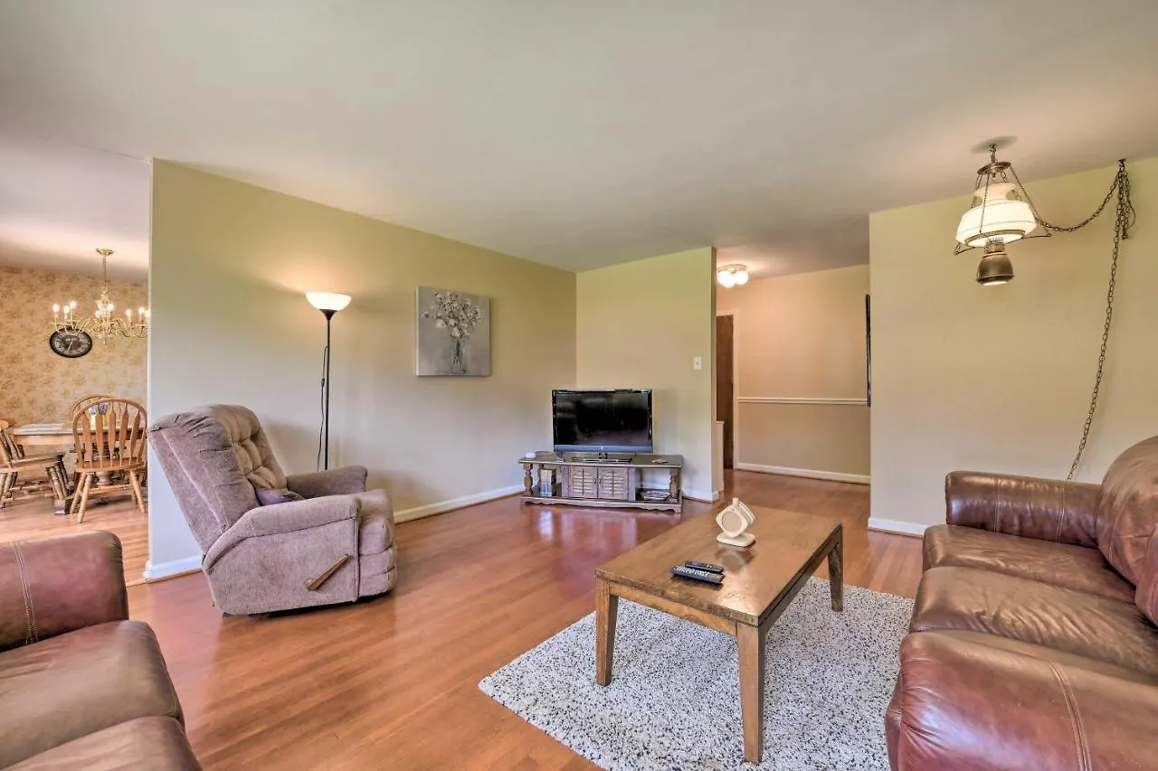 別荘 Cozy Charlotte Retreat With Yard About 5 Mi To Dtwnヴィラ 米国